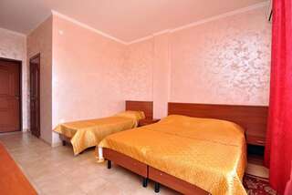 Гостиница Гостевой дом Корона Анапа Трехместный номер-3