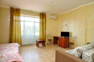 Гостиница Гостевой дом Корона Анапа Семейный люкс с балконом-4